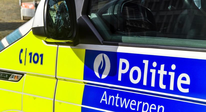 Tüntetőket késeltek meg Antwerpenben
