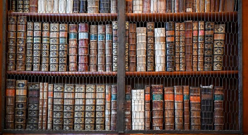 Megmenekültek Pannonhalma ősi könyvei, de le kell vonni a tanulságokat