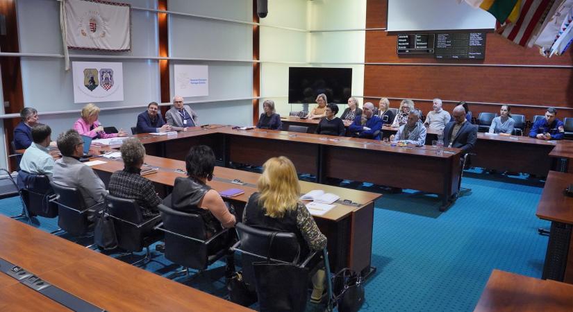 Fiataloknak szervez nagyszabású drogmegelőzési programot a vármegye