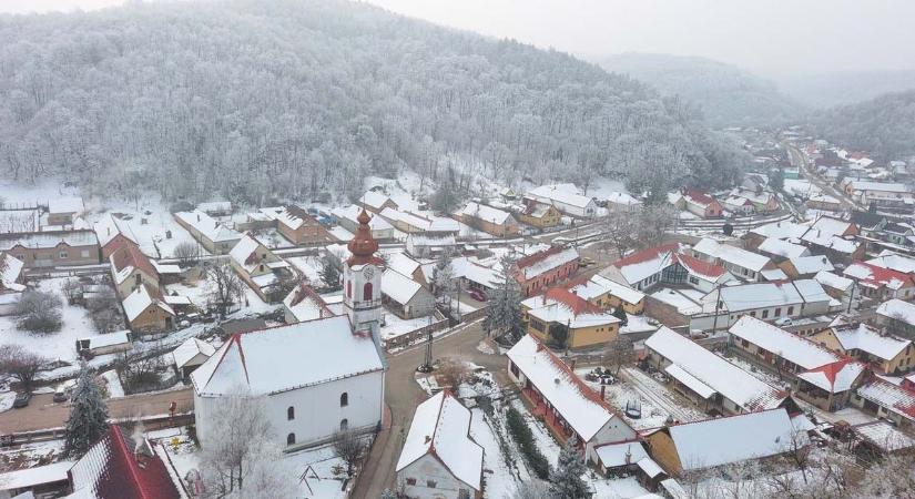 Lassan olvad a hó Tolna vármegyében