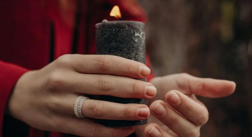 Nem képes szerettei szemébe nézni, egy gombelem miatt vesztette el babáját