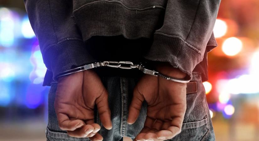 Kábítószer volt náluk, így inkább elszáguldottak az Audival meg a Mercedes-szel