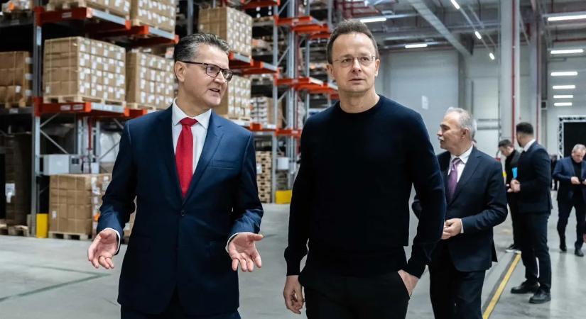 Újabb nagyszabású beruházást jelentett be Szijjártó Péter: több tízmilliárd forintról van szó