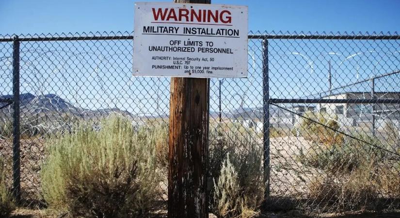 Megszólaltak a titkos katonai rádiók: UFO-szerű repülő eszközt észleltek Nevadában – videó