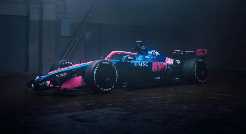 Egy luxushajó fedélzetén mutatták be a Forma-1-es csapat új autóját