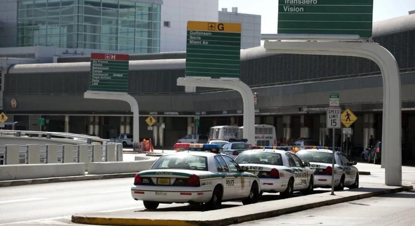 Ketchup-támadás után emeltek vádat egy floridai férfi ellen