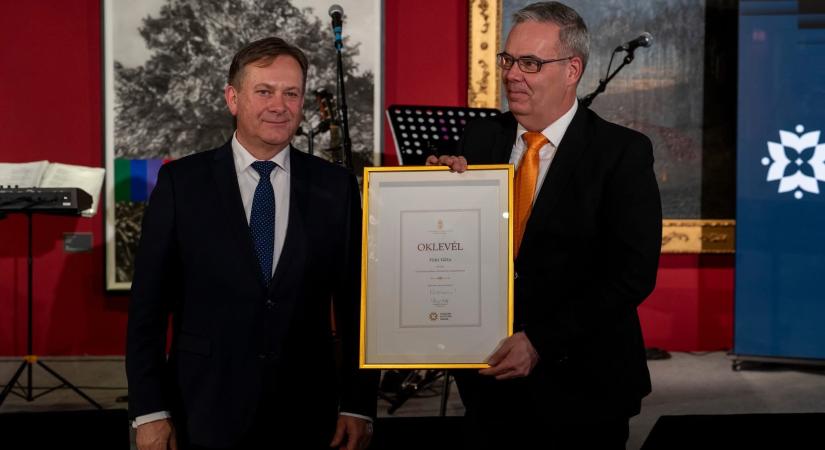 Miniszteri elismerés Fűke Gézának a magyar kultúra napja alkalmából