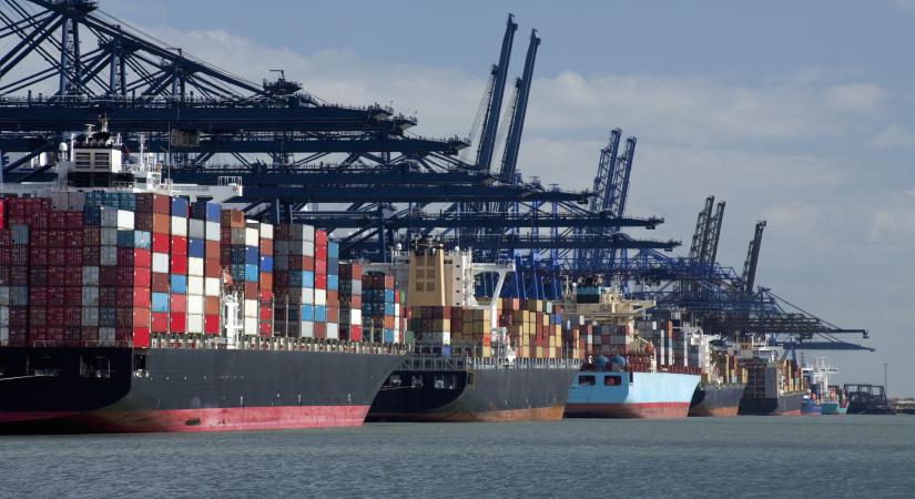 Az amerikai–európai feszültség mindkét oldalon rontja az államadósság megítélését