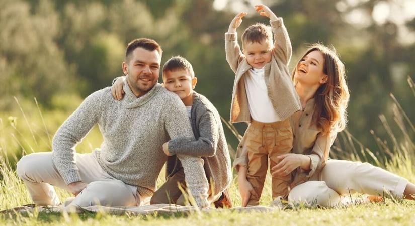 Itt a friss bérjelentés: Átlépte az 525 ezer forintot a nettó átlagkereset – ennyi hitelt kaphatsz most a bankodtól