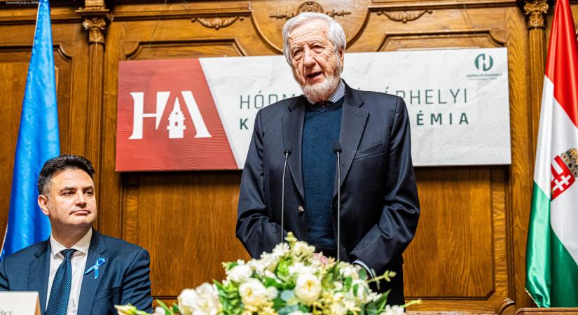 Jeszenszky Géza: nem a világháborútól, hanem Orbán Viktor győzelmétől kell félni