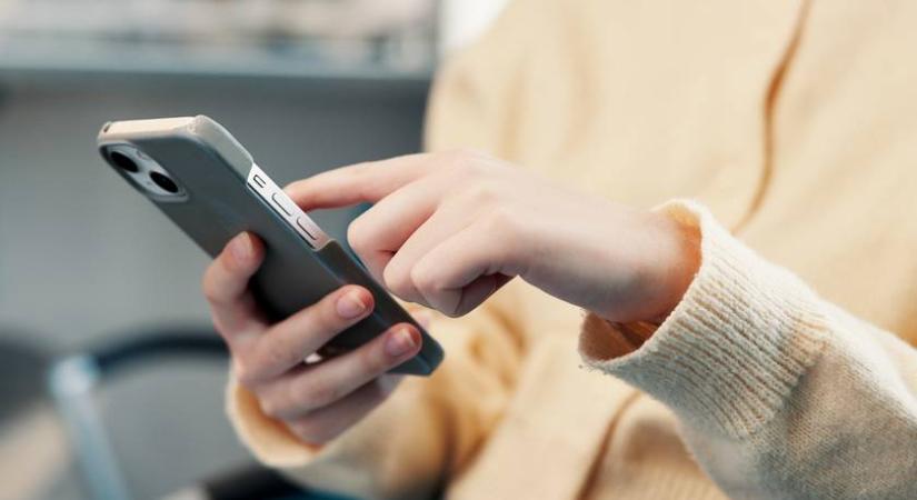 Te is így netezel a mobilodon? Közel tízezer forintot is veszíthetsz havonta