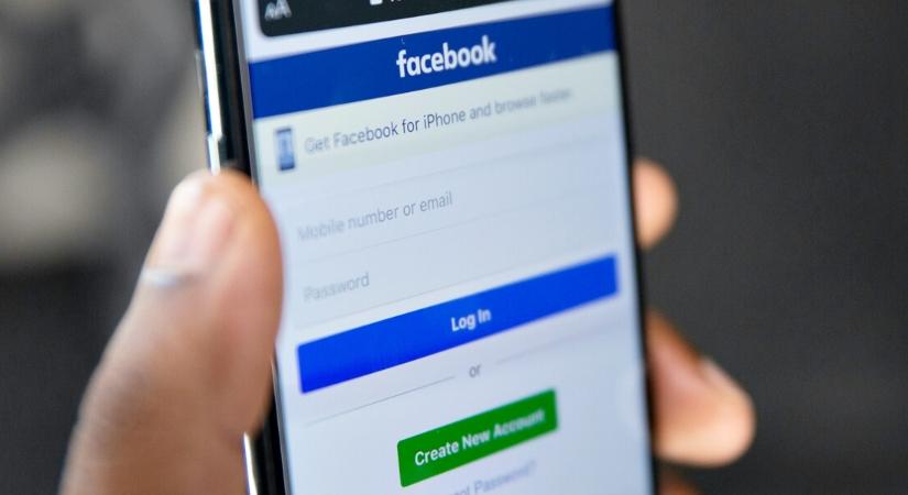 Ki figyeli a profilodat? 5 árulkodó jel, hogy valaki rendszeresen lesi a Facebook-oldaladat