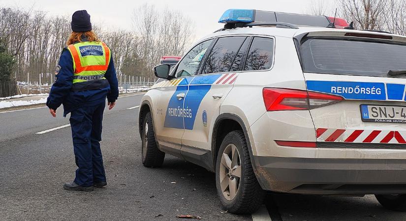 Mentőhelikopter is érkezett a balesethez, egy ember életét veszítette, mutatjuk a helyszíni fotókat