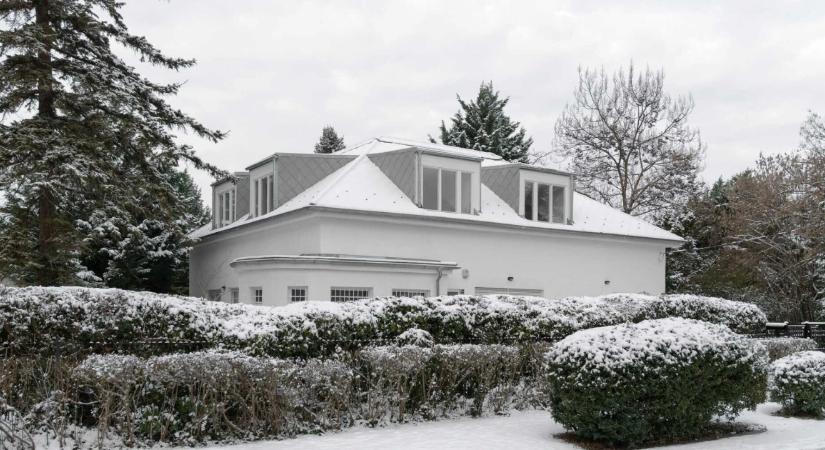 Példátlan összefogással épült Esterházy Péter egykori otthonából irodalmi központ