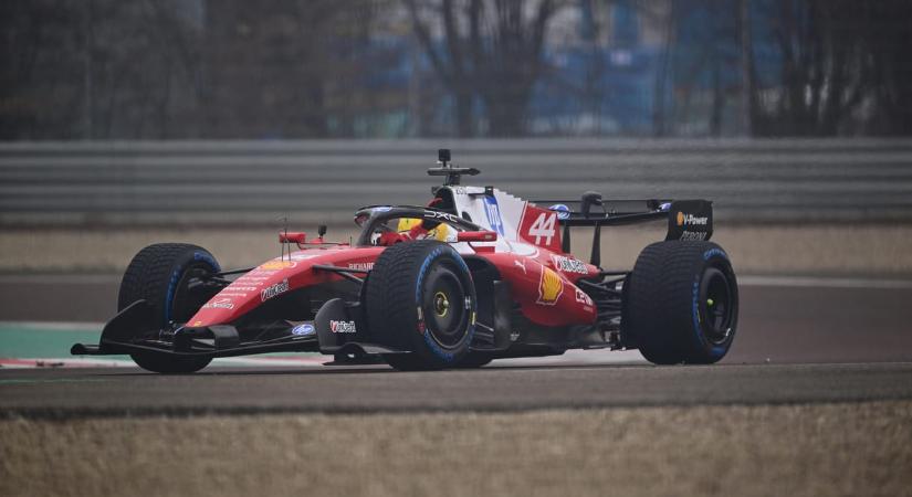 Leleplezte idei F1-es autóját a Ferrari, Hamilton már tesztelte is