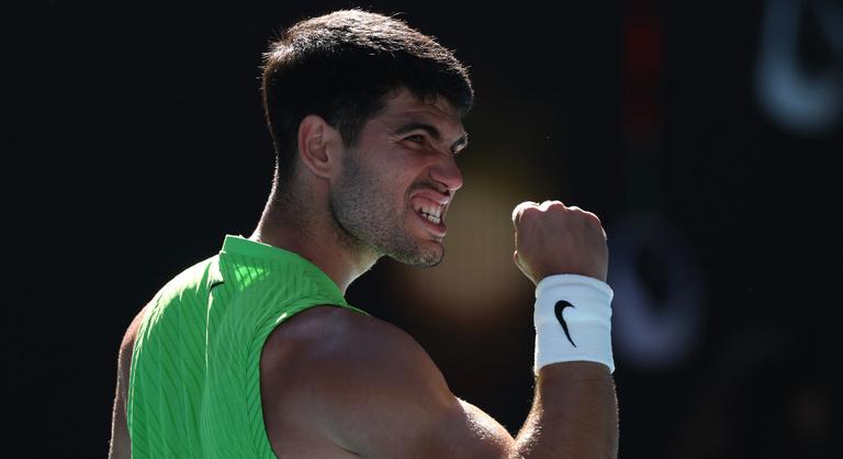 Alcaraz szórakoztató meccsen jutott 16 közé, Fucsovics legyőzője sem hibázott