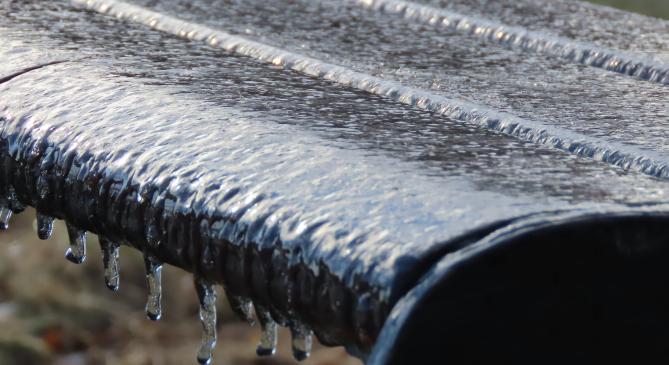 Hétvégén északon csúszkálhatunk a jeges járdákon, utakon