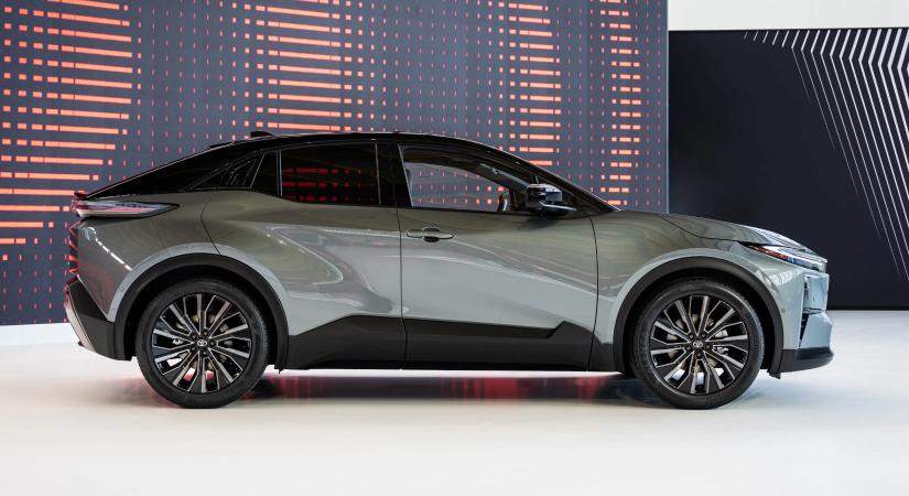 Magyarországon is beárazták az új Toyota C-HR szabadidő-autót!