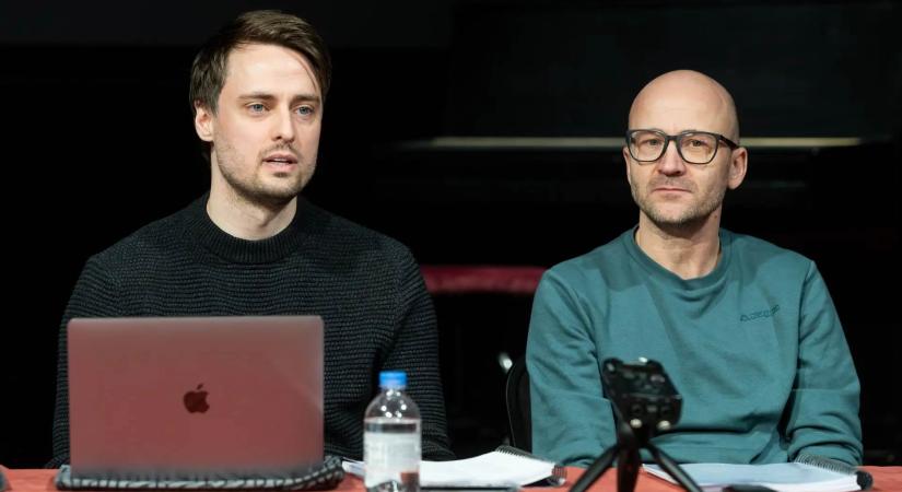 Rebbenő pillantások a kihalás pereméről – Vinnai András és Nagy Péter István közös darabja készül a Vígben