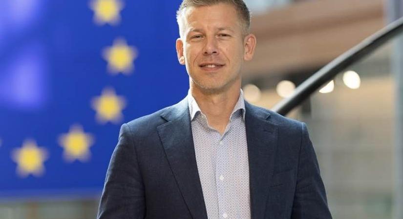 Az Európai Néppárt megbüntette a TISZA képviselőit