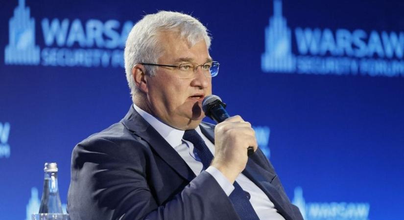 Bedurvultak az ukránok: Zelenszkij külügyminisztere megzsarolta Orbán Viktort