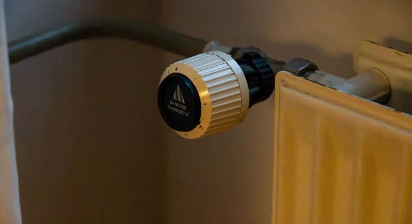 Januári rezsistop: a kormány átvállalja a többletfűtés költségeit a családoktól