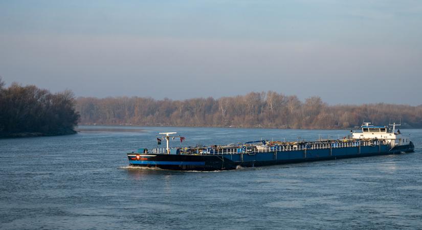 Műtrágyát szállító hajók süllyedtek el a Dunán