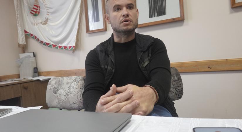 Kokad: kevesellte a tűzifát, bilincs lett belőle