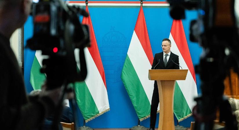 Szijjártó Péter felszólította az ukránokat, hogy ne avatkozzanak be a magyar választásokba
