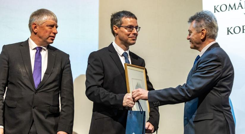 A kultúra szolgálatában: a Tatai járás díjazottjai a vármegyei gálán fotók, videó