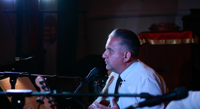 „Egy ideig nálam Elvis volt a király, de most már tudom, hogy Jézus a király”