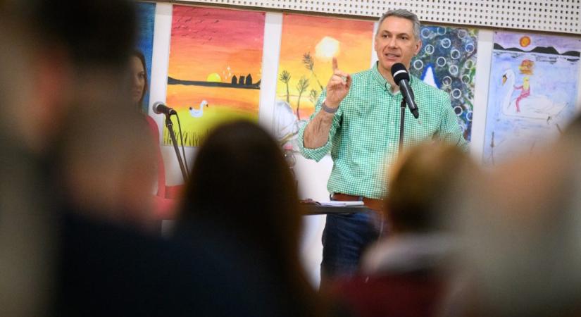 Balavány: Lázárnál a magyar arra való, hogy utazzon az InterCityn, a cigány pedig arra, hogy takarítsa utána a szart