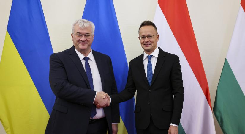 Az ukrán külügyminiszter beszólt Orbánnak, aki szerint száz év múlva sem fognak a magyarok az ukránok csatlakozására szavazni
