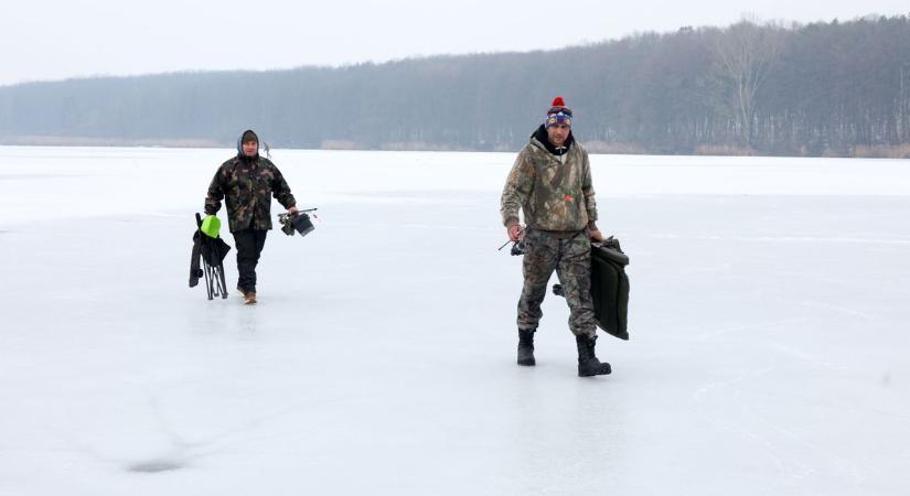 Deseda jég update: 15 centis vastagság, horgászok és korcsolyázók a tavon