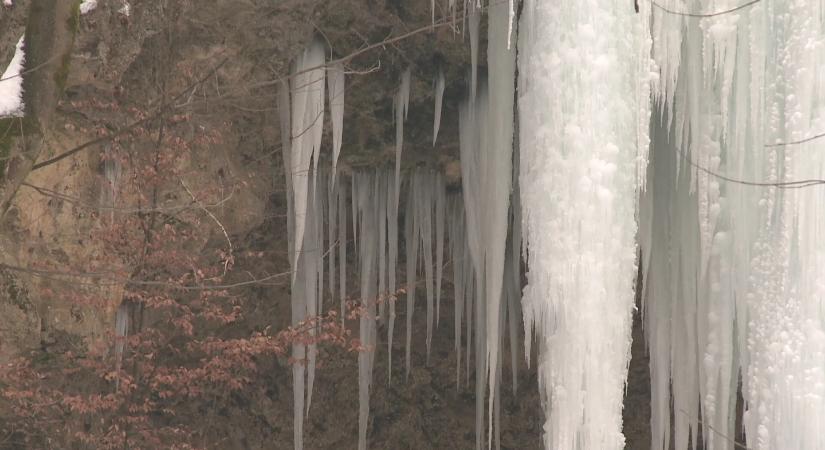 Teljesen befagyott a lillafüredi vízesés