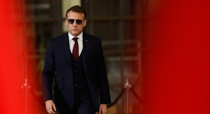Emmanuel Macron francia elnökkel találkozik Fico