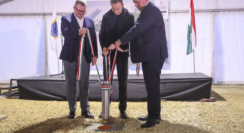 Alapkőletétel Bőnyben – „Magyarország jövője a gyermekeinkre épül”