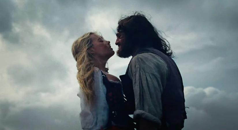 Margot Robbie és Jacob Elordi csak úgy tombolt a kémia az Üvöltő szelek forgatásán – egymás megszállottjai lettek