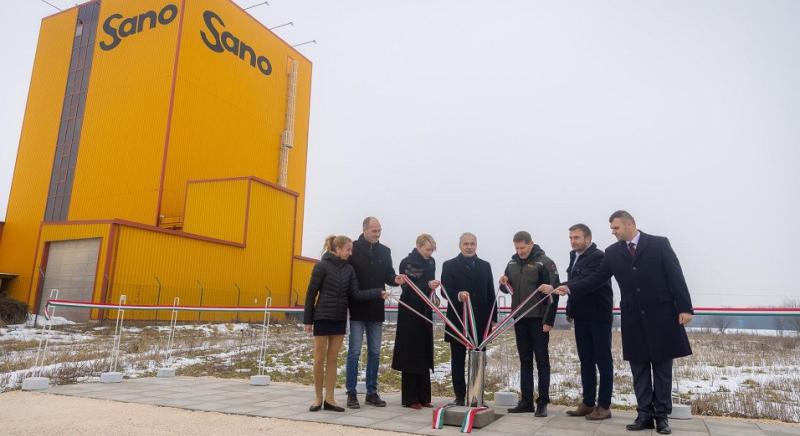 Ötmilliárd forinttal támogatta a kormány a Sano csémi beruázását