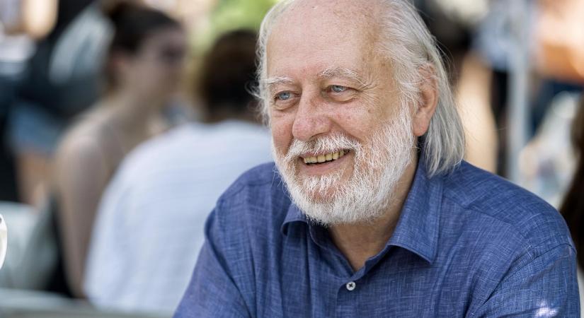 „Így már nem vagyok többé egyedül” - köszönte meg Krasznahorkai László, hogy egy gyulai tudós elnevezett róla egy angolai lepkefajt