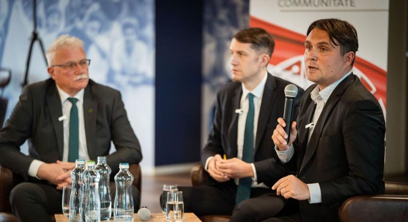 Olyan konferencián voltunk, ahol egy kérdésért is fél évre leültethettek volna a szlovákok – exkluzív beszámolónk!