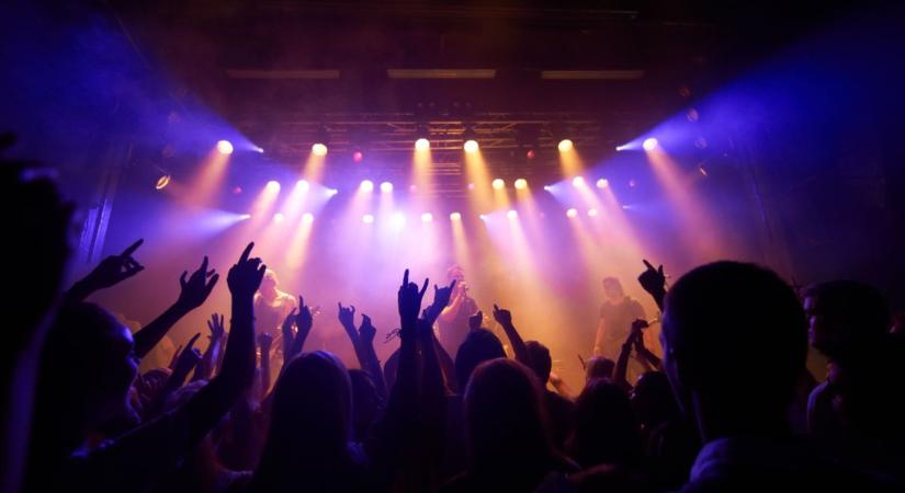 Amikor nem ült senki otthon – ilyen volt Dunaújváros zenei aranykora a kommentek tükrében