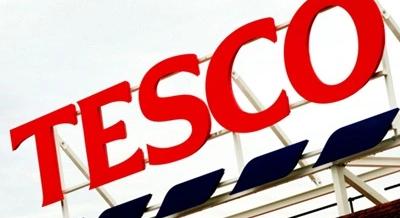 Emelkedik a Tesco dolgozók bére