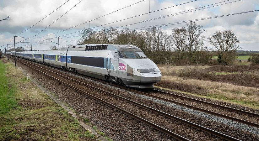 Diszkriminációnak nevezik a gyerekesek, hogy „csendes” vagonokban nem utazhatnak