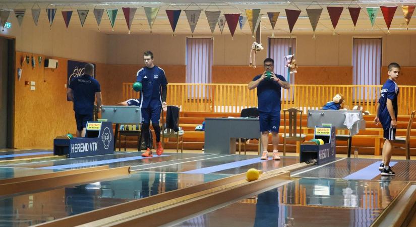 Győrben nyertek rangadót a pápai tekések