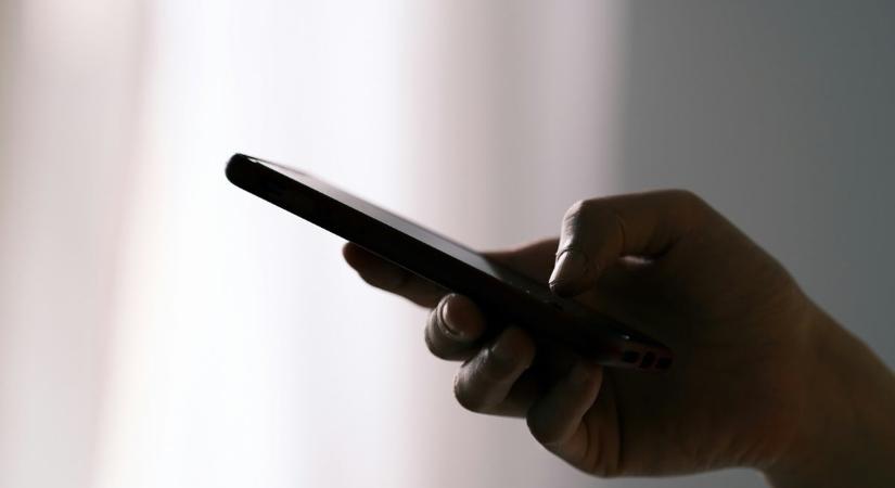 Csaló SMS-ekre figyelmeztet a One, így kerülhető el az átverés