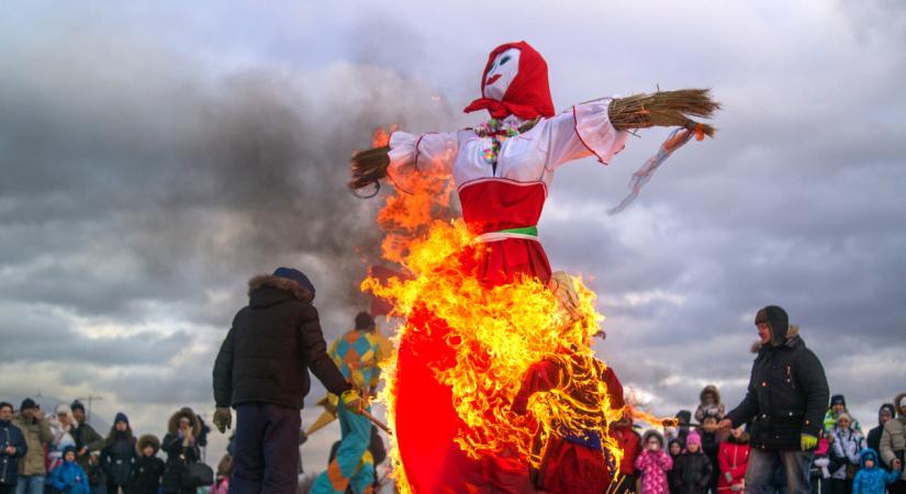 Bábuégetés és blini kaviárral – maszlenyicán Oroszországban
