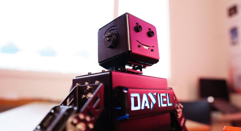 A magyar zseni pókerező robottal hódította meg Amerikát, most önvezető autókat fejleszt