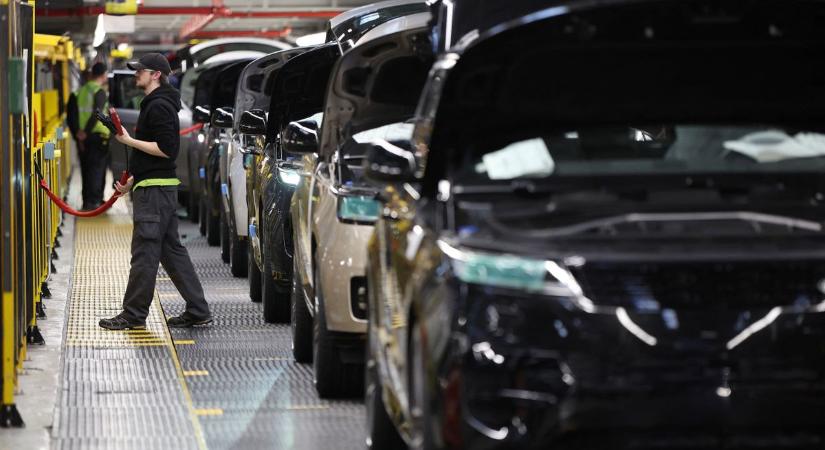 Ez is eljött: a kínaiak elkezdik átvenni Európa legnagyobb autógyárait, a Magyarországon is népszerű márkát gyárthatják bennük – a saját modelleket már nem veszik