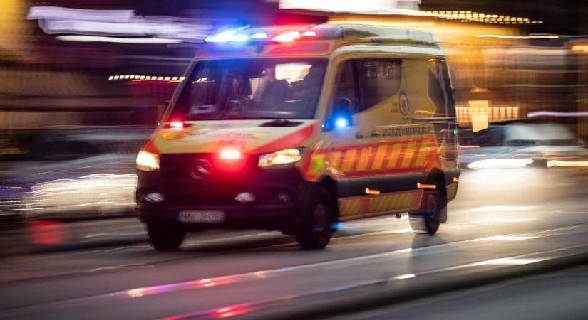 Egy ember meghalt, ketten megsérültek a frontális karambolban – fotó